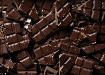 Благовещенец украл 44 плитки шоколада Milka