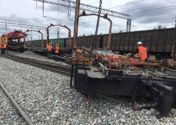 На железной дороге в Приамурье произошел сход платформ