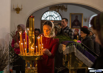 Православные верующие сегодня отмечают Вербное воскресенье