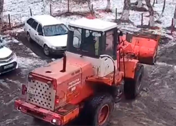 На Камчатке коммунальщики убирают воображаемый снег