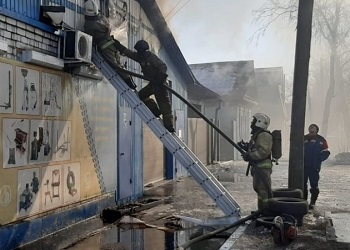 В Тамбовском районе загорелась «шиномонтажка»