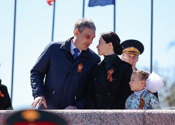 Василий Орлов поздравил амурчан с Днем семьи, любви и верности