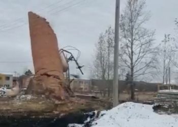 В Магдагачинском районе снесли аварийную водонапорную башню