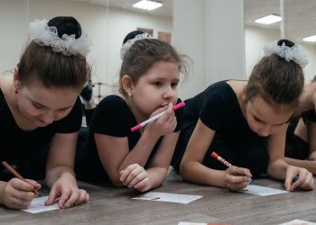 Маленькие танцоры Благовещенска поддержали своих сверстников из Донбасса