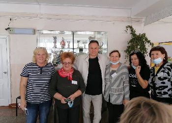 Актер Андрей Соколов посетил избирательный участок в Благовещенске