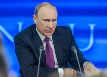 Закон о переводе конфискованных у коррупционеров средств в ПФР утвердил Путин 