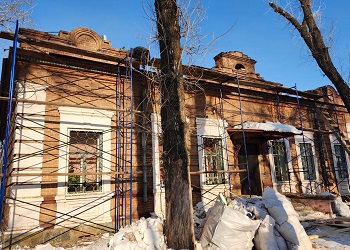 В Благовещенске отремонтировали кровлю памятника архитектуры на Зейской