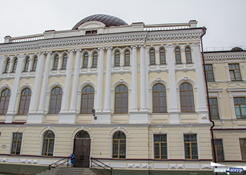 В Благовещенске завершают ремонт Алексеевской гимназии