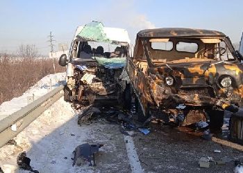 Пассажирский автобус попал в жуткое ДТП на трассе в Амурской области