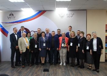 Благовещенский педагог поделилась опытом на всероссийском съезде народных учителей