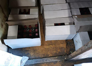 В кладовой жителя Тынды нашли 819 бутылок водки