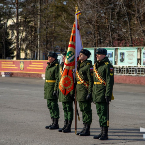 В ДВОКУ представили боевое знамя с орденом Жукова