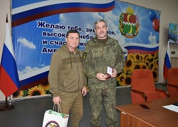 Василий Орлов стал почетным гражданином Амвросиевского района ДНР