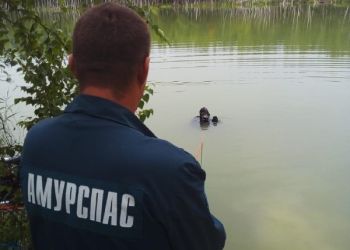 Спасатели нашли тело утонувшего в озере амурчанина