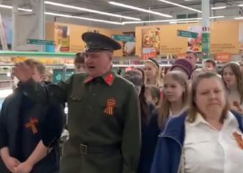 Жители Белогорска хором спели «Катюшу» 