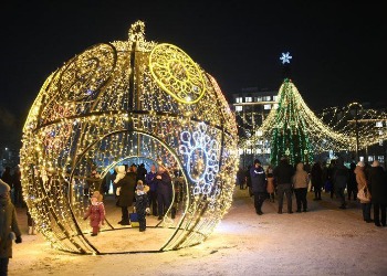 Новогодние городки открылись в Белогорске и Свободном