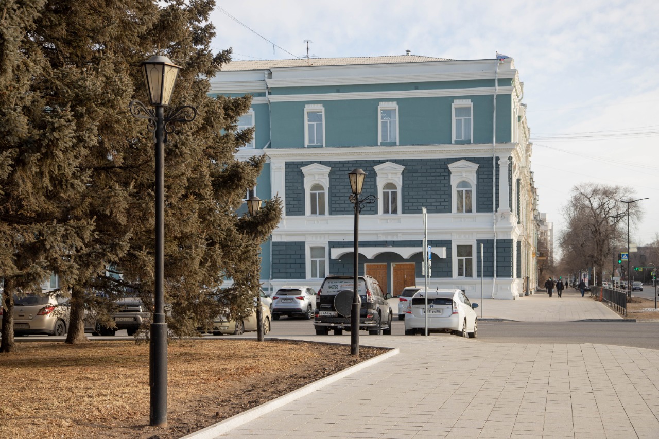 Ковалют благовещенск. Администрация города Благовещенска. Сайт администрации города Благовещенска Амурской. Благовещенск Амурская область здание администрации. Здание правительства Благовещенск Амурская область.