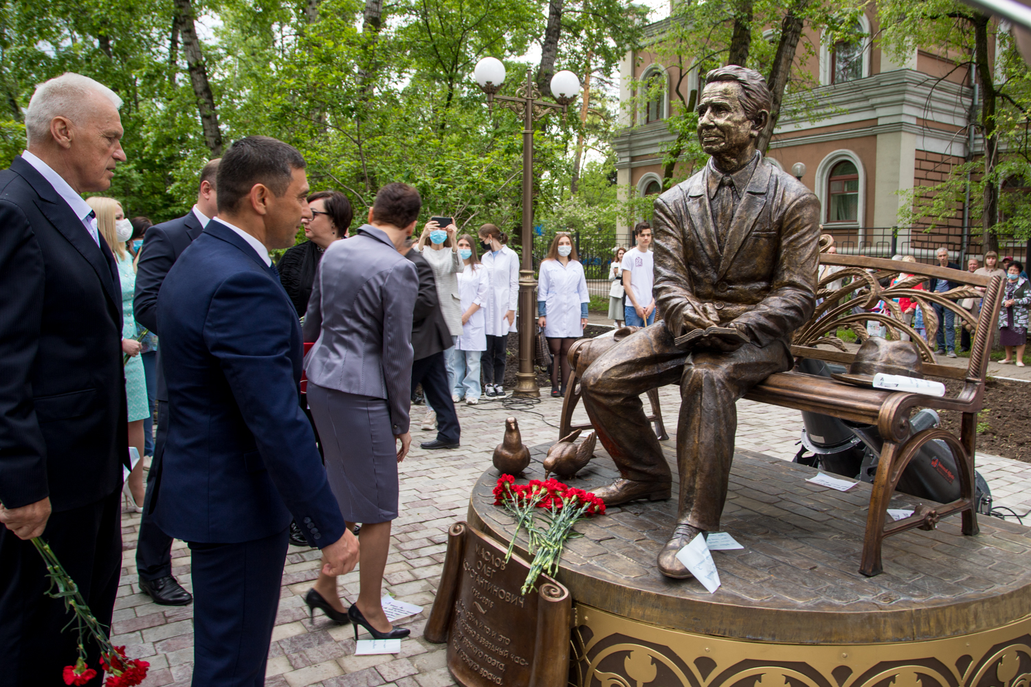 Памятник Олегу Маслову открыли в Благовещенске