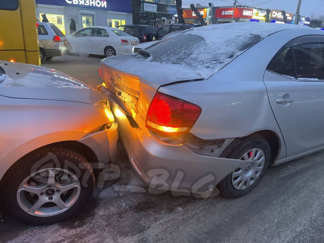 Пассажирский автобус попал в «тройное» ДТП в Благовещенске