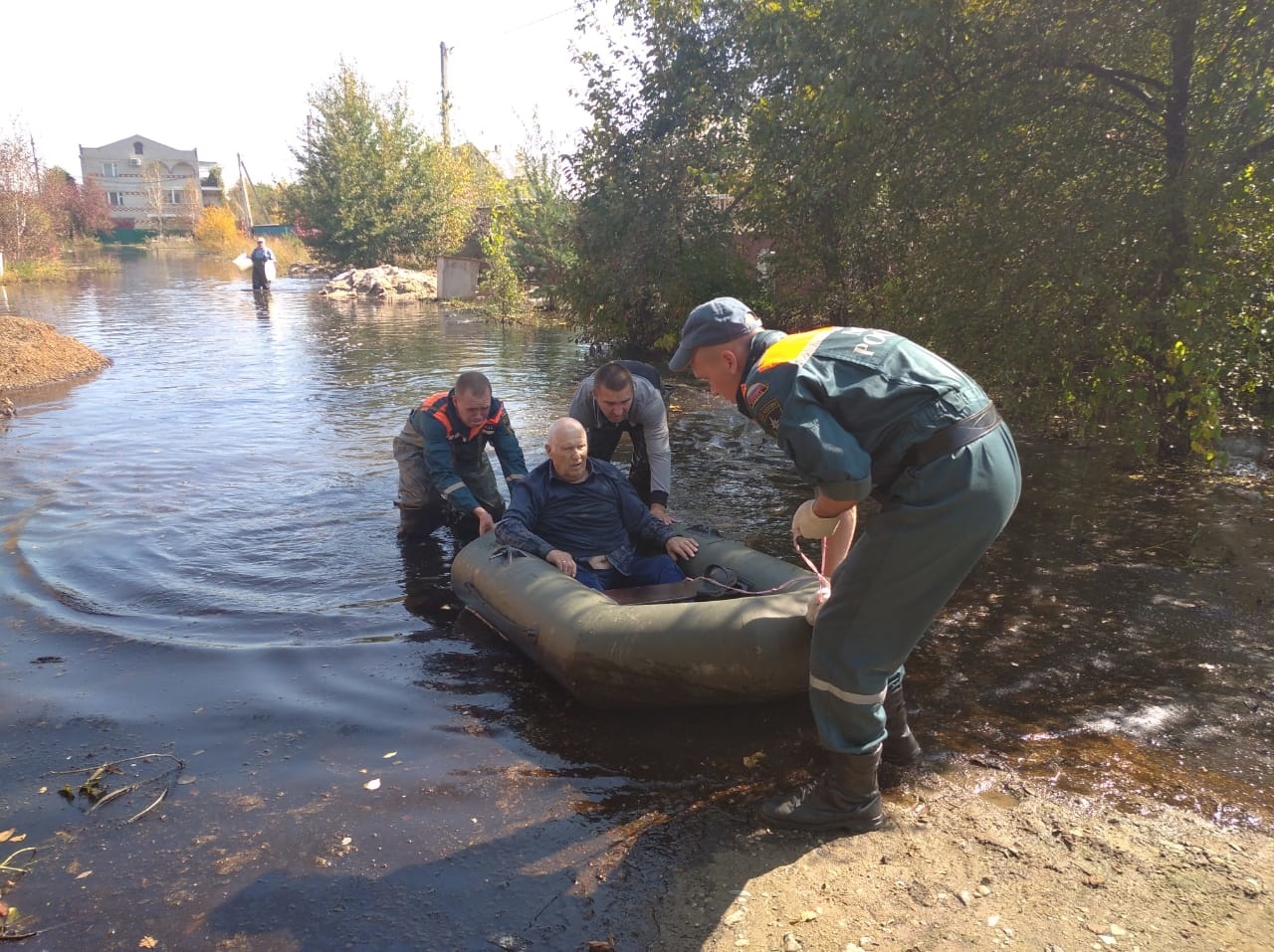 У амурчанина случился сердечный приступ в подтопленном доме во Владимировке