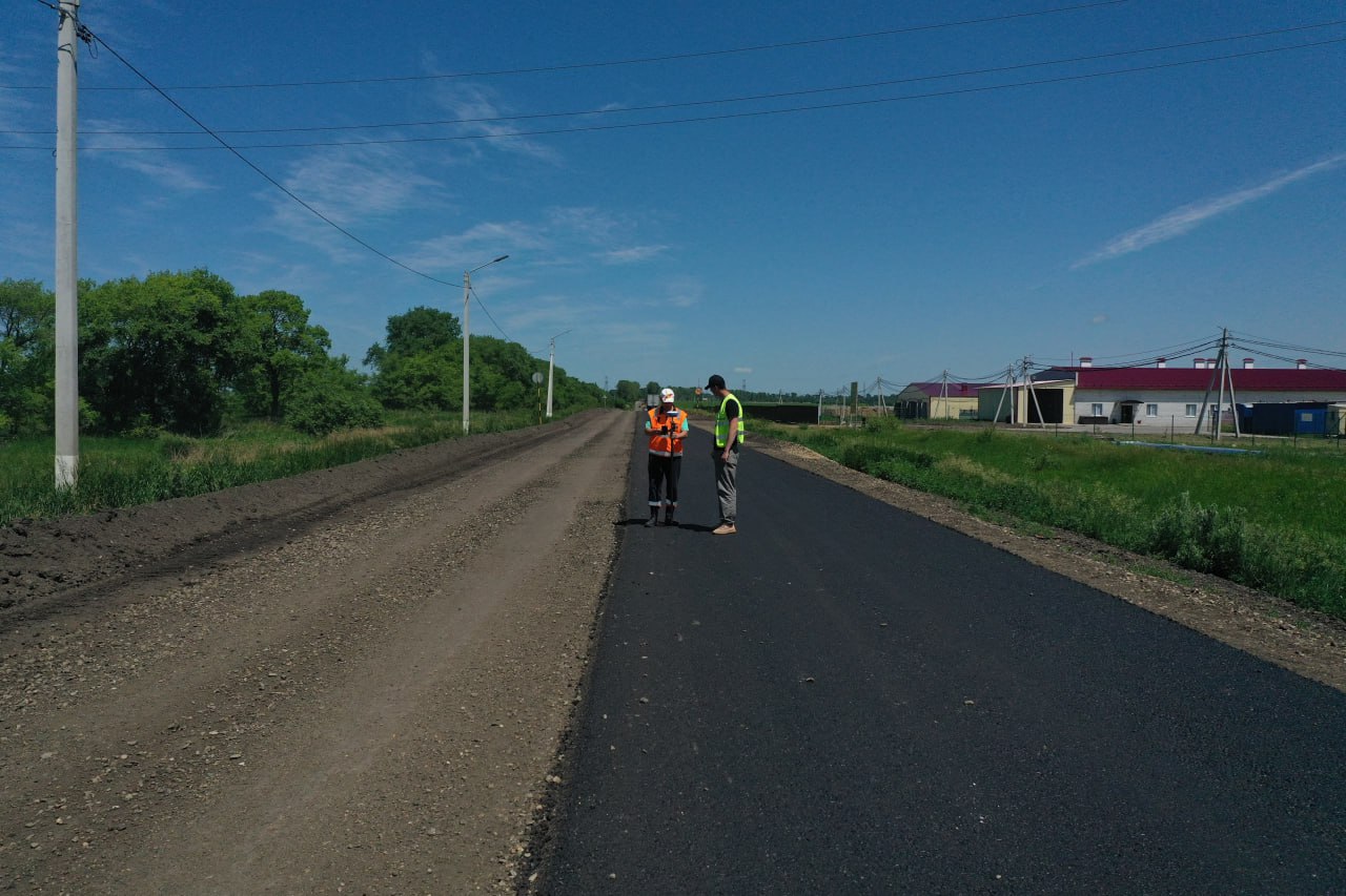 В Приамурье завершают обновление участка региональной дороги