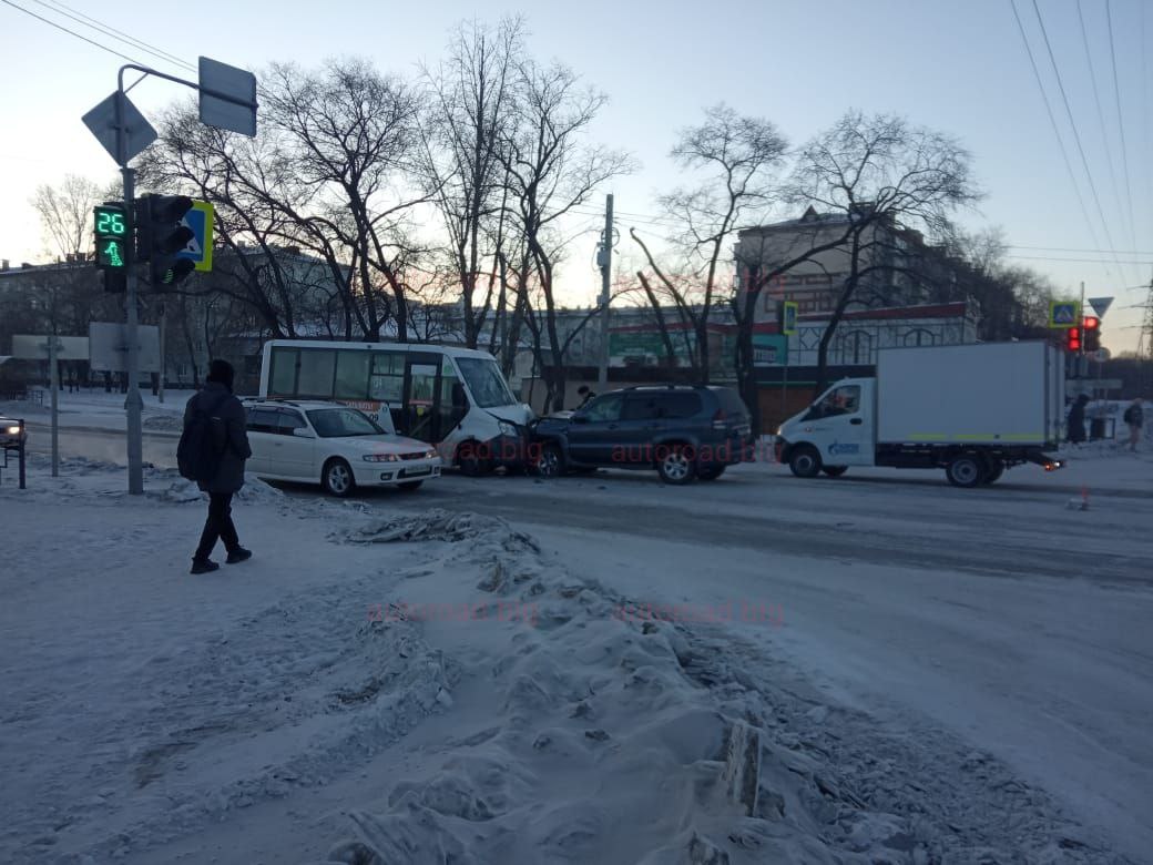 Автобус попал в «лобовое» ДТП в Благовещенске