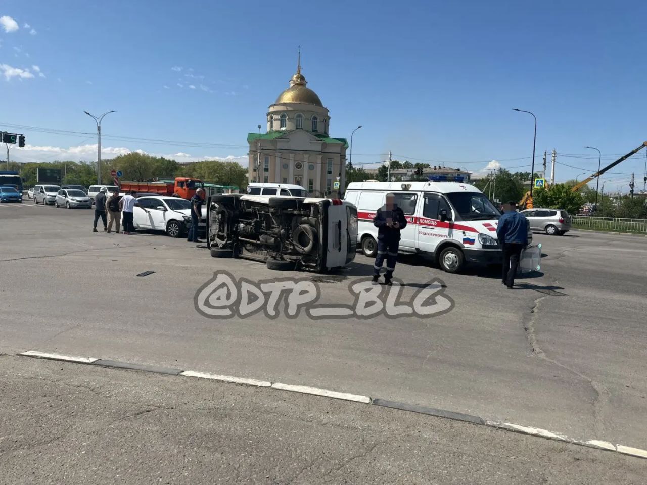 В аварии «с переворотом» в Благовещенске пострадала женщина