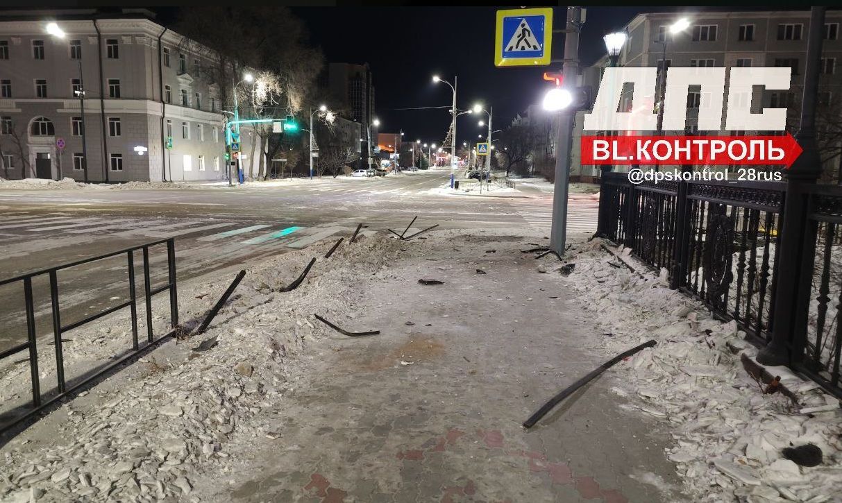 Соцсети: в Благовещенске водитель скрывался от ДПС и повредил чужие машины