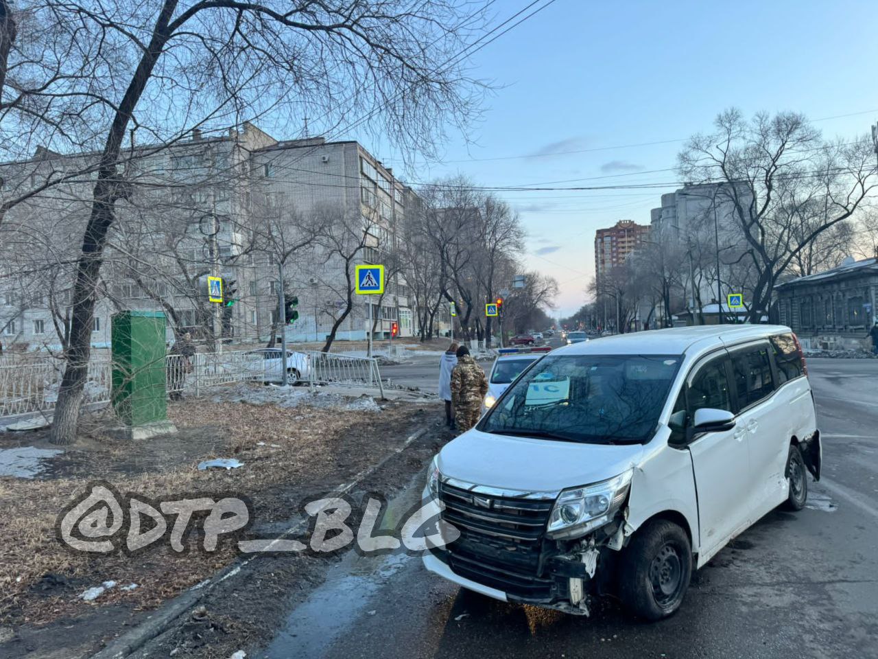 В Благовещенске машина въехала в «леера»