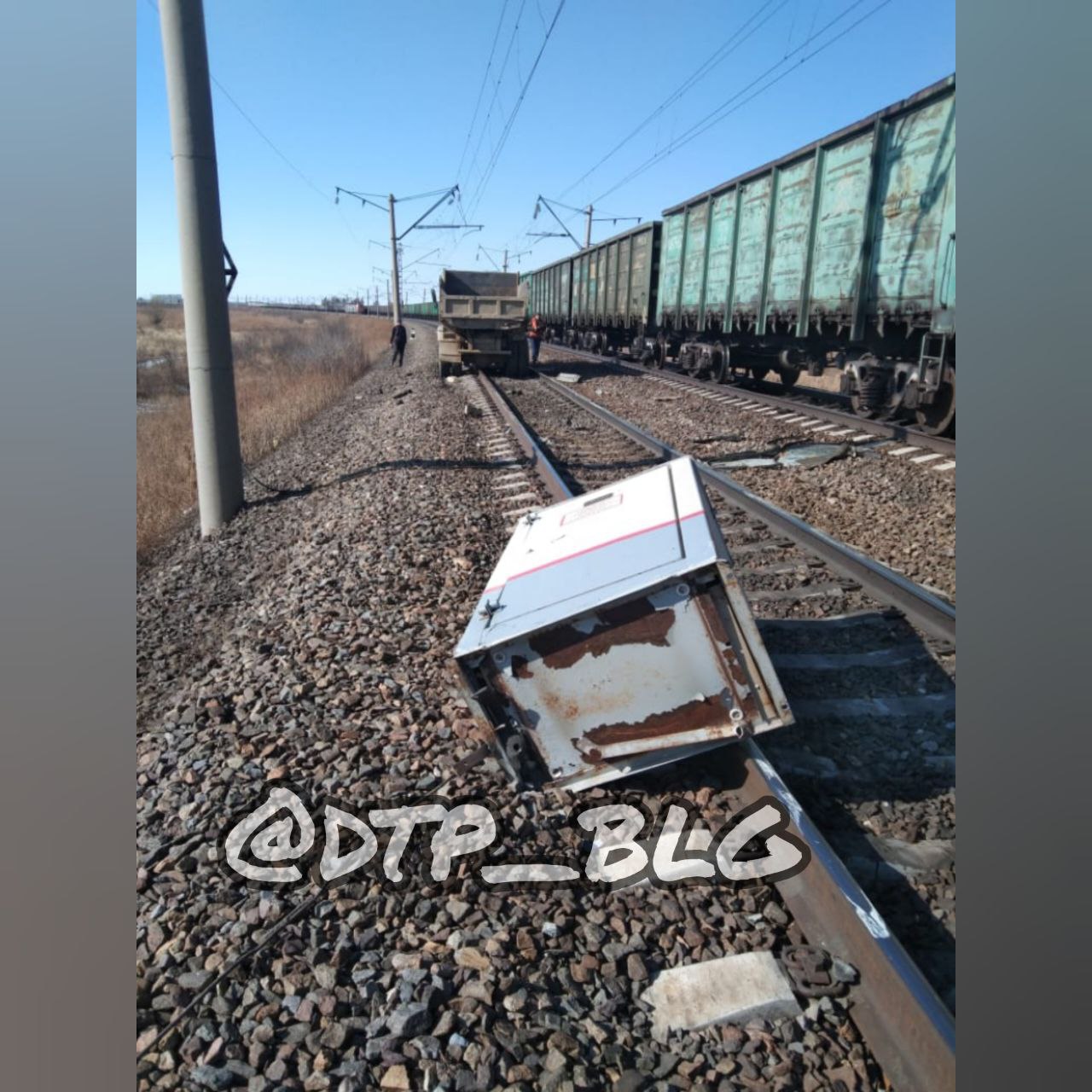 Поезд и грузовик столкнулись в Амурской области