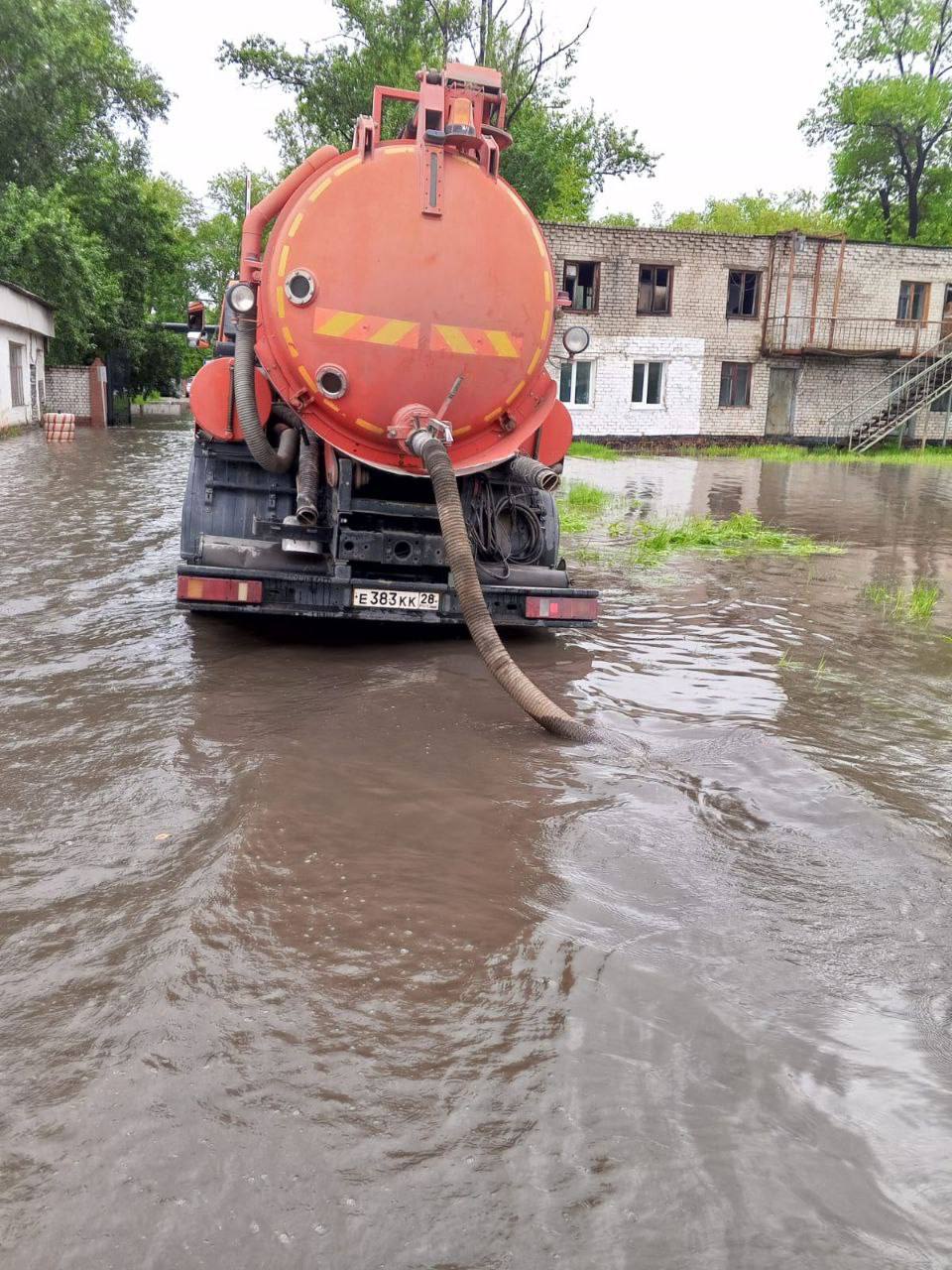 Благовещенск борется с последствиями мощного ливня