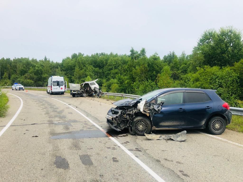 Два человека пострадали в жестком ДТП под Талаканом