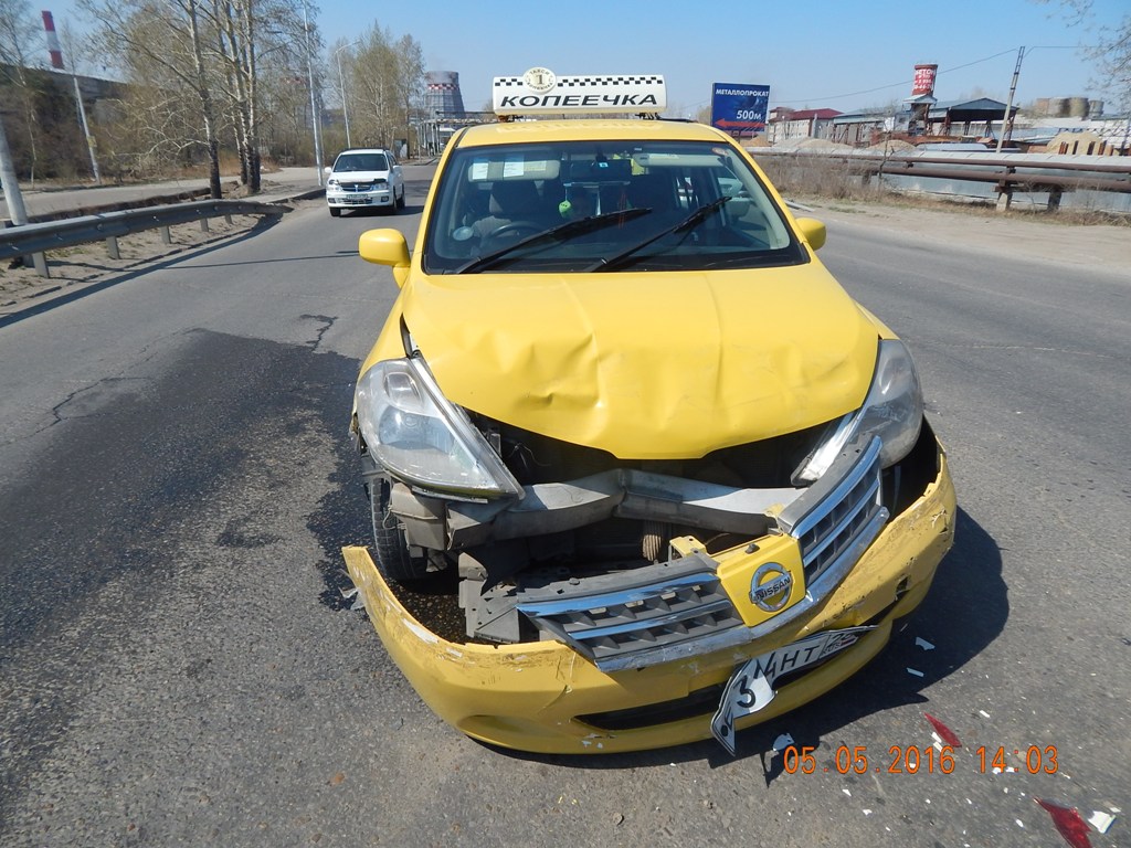 В Благовещенске в ДТП попали два автобуса и одна машина такси