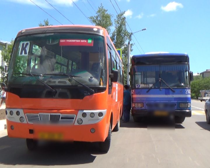 Сколько автобусов в благовещенске. Автобусы Благовещенск. Общественный транспорт Благовещенска. Автобусный транспорт Благовещенск. Автобус 9 Благовещенск.