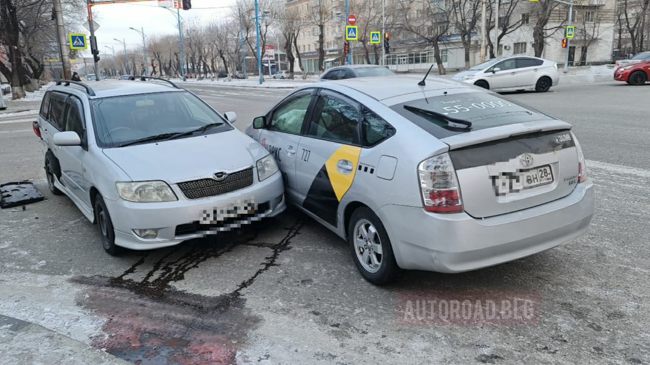 Жесткая авария с такси произошла в Благовещенске