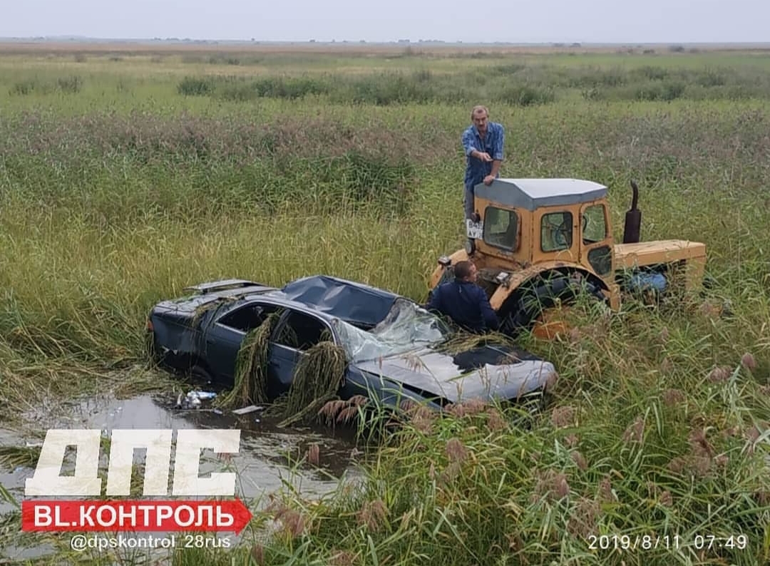 В Тамбовском районе машина слетела с дороги и перевернулась