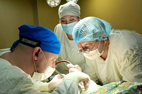 Амурские врачи с помощью «поэтажной» пластики спасли новорожденного