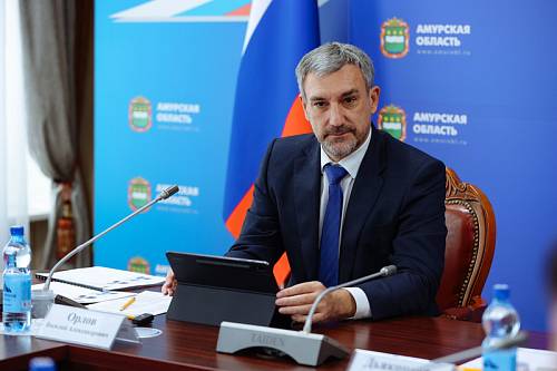 Василий Орлов поздравил амурчан с Первомаем