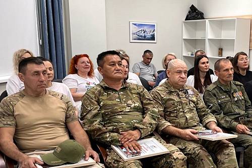 Амурские бойцы ЧВК «Вагнер» получили удостоверения ветеранов боевых действий