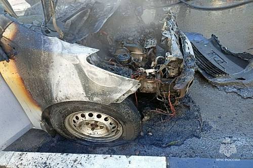 На улице Ленина в Благовещенке загорелся автомобиль