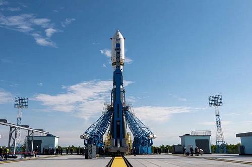 Ракету «Союз-2.1а» вывезли на стартовый комплекс Восточного