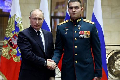 Владимир Путин вручил амурчанину медаль «Герой России»