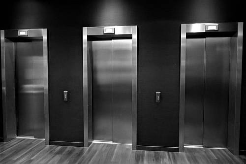 Амурчанина возмутило освобождение жильцов первых этажей от платы за лифты 