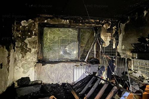 Из дома на Текстильной в Благовещенске, где случился пожар, спасли пятерых человек
