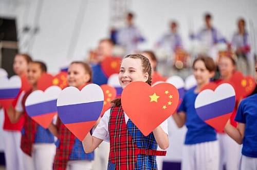 Российско-китайская ярмарка культуры и искусства открылась в Благовещенске 