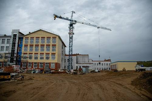 В Благовещенске завершается строительство школы на 1500 мест