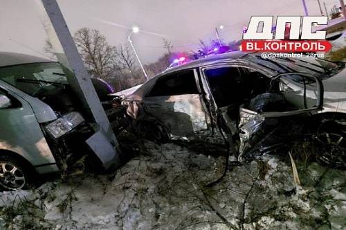 В Приамурье на Новотроицком шоссе произошло жесткое тройное ДТП