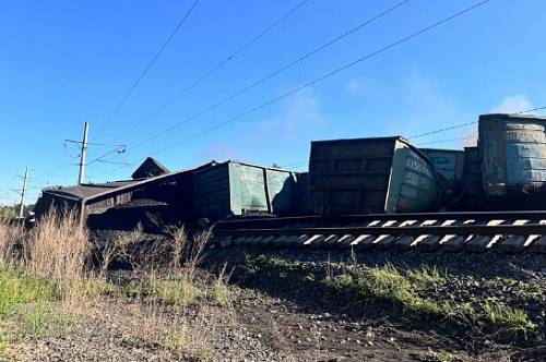 В Амурской области ликвидируют последствия схода вагонов грузового поезда