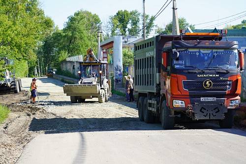 В Свободном начался ремонт улиц, ведущих к соцобъектам