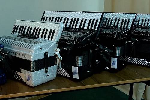 Детская школа искусств Райчихинска получила новые музыкальные инструменты